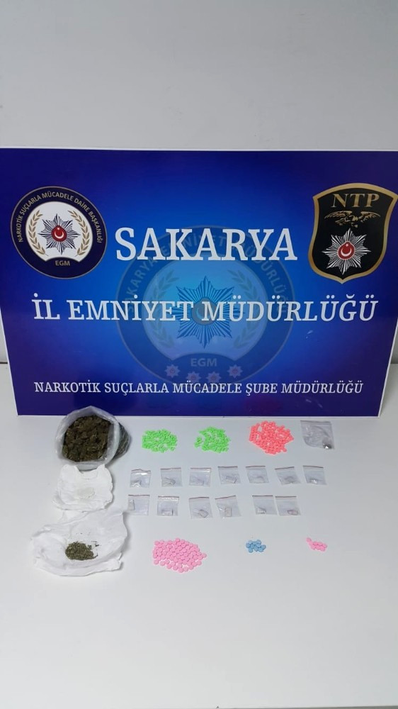 Narkotik Polislerinden Uyuşturucu Satıcılarına Darbe