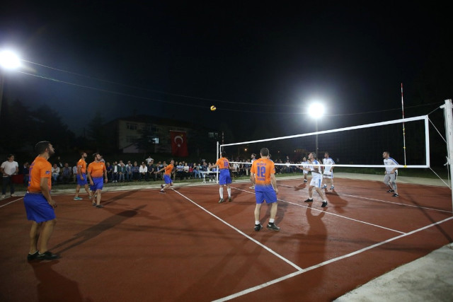 Başkan Toçoğlu Voleybol Turnuvasına Katıldı