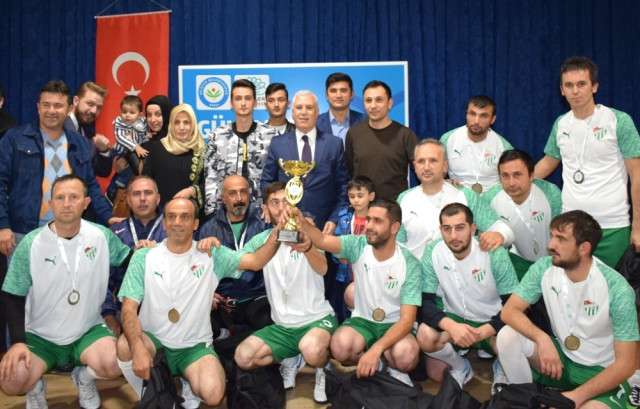 Nilüfer Belediyesi Çalışanları Futbol Turnuvasında Ter Döktü