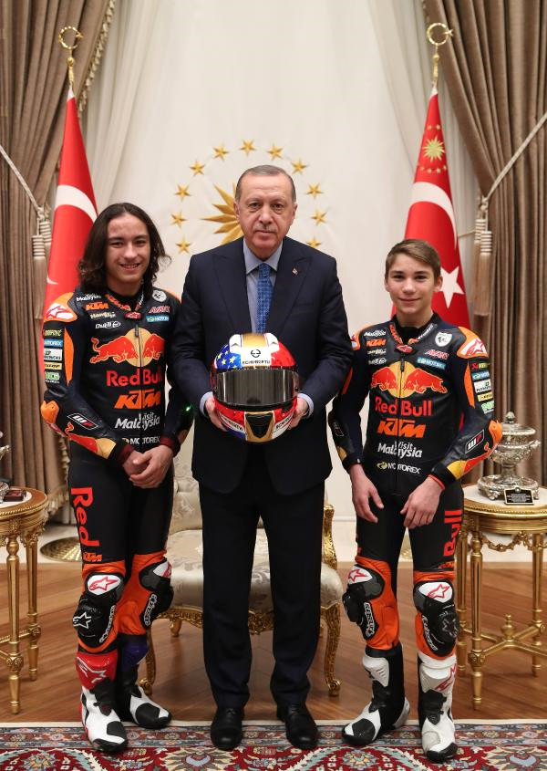Cumhurbaşkanı Erdoğan, Sofuoğlu ve Öncü Kardeşleri Kabul Etti