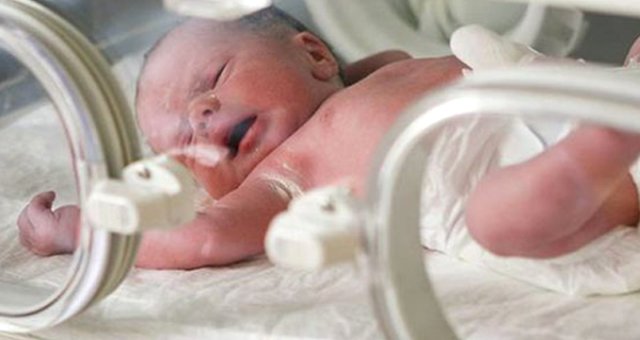 Doğumhanede Bebekler Karıştı, Bir Hafta Yanlış Bebeğe Baktılar