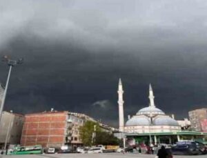 İstanbul’da apansız bastıran dolu, sıkıntı anlar yaşattı!