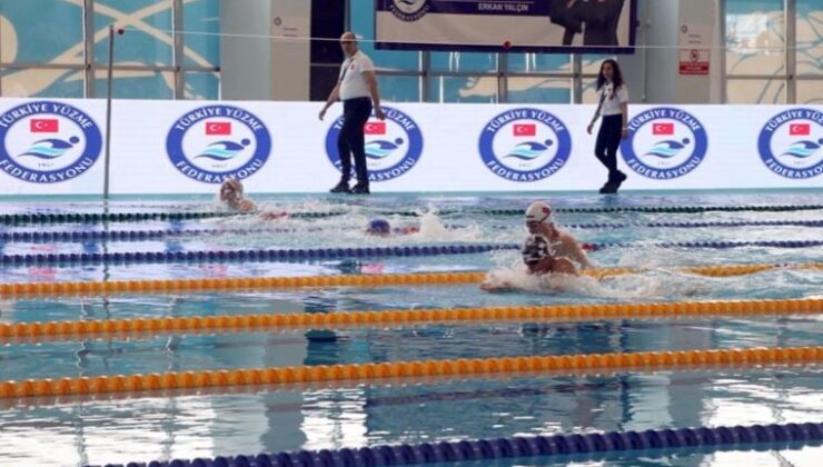 Genç yüzücüler Edirne’deki ulusal kadro seçmelerinde iki Türkiye rekoru kırdı