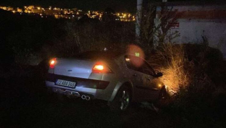 Edirne’de faciadan dönüldü: Virajı alamayan araba duvara çarparak durabildi