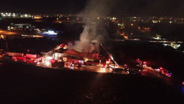 Palet deposunda yangın: 1 emekçi dumandan etkilendi