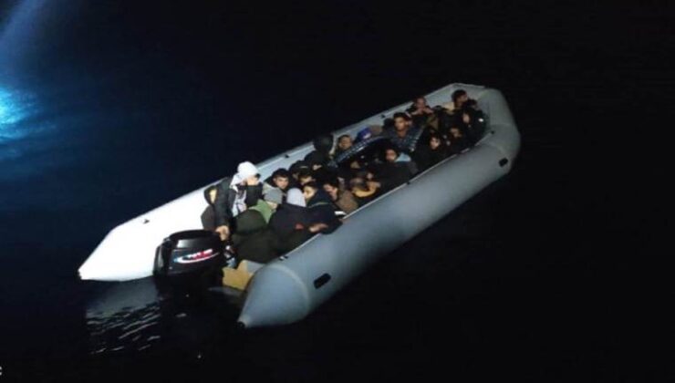 İzmir açıklarında 18 kaçak göçmen yakalandı