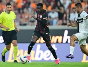Galatasaray’da ayrılık yakın: Wilfried Zaha’nın yeni ekibi muhakkak oldu!