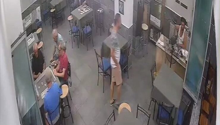 Kahvehanede dehşet anları: Rahat tutumlarla geldi, işletmeciyi bu türlü bıçakladı!