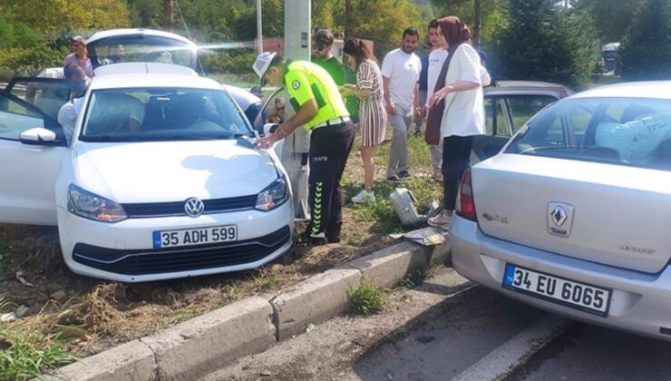 2 araba çarpıştı: 3’ü hemşire 7 yaralı