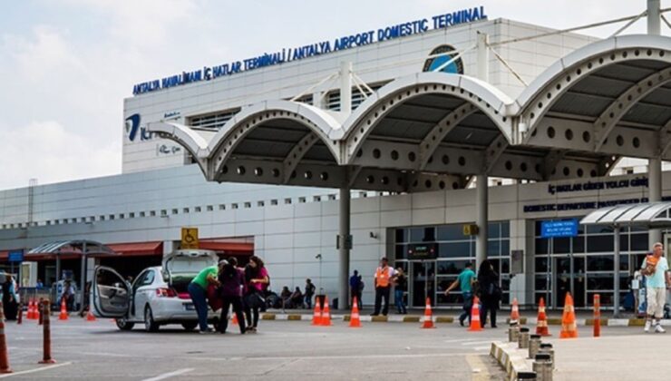 Antalya Havalimanı’nın tuvaletinde yeni doğmuş bebek bulundu: 2 gözaltı!