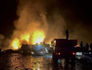 Bursa’da palet fabrikasında korkutan yangın!