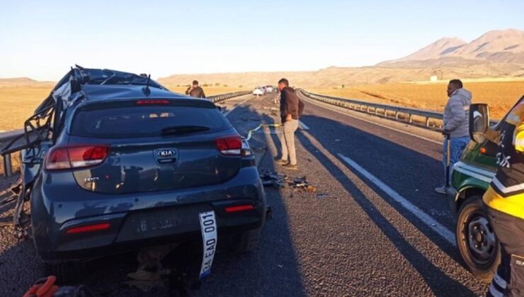 Niğde’de yolcu otobüsü ile araba çarpıştı: 1 meyyit, 3 yaralı