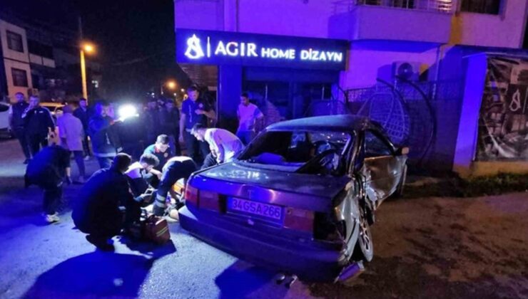 Sakarya’da araba, park halindeki hafif ticari araca çarptı: 1 meyyit, 1 ağır yaralı