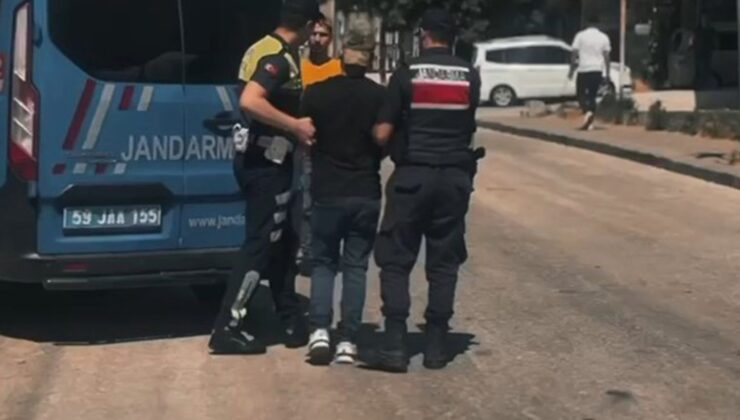 Samsun’da araçlarında 1270 sentetik ecza hapı bulunan 4 zanlı yakalandı