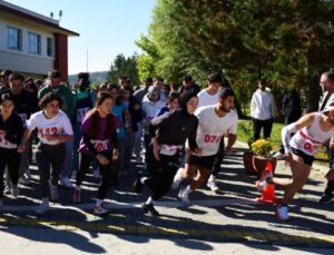 Üniversite öğrencilerinden 29 Ekim’de büyük jest: Cumhuriyet Bayramı için bin 923 metre koştular