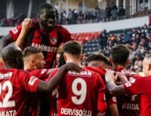 Başakşehir’de makus gidişat devam ediyor! Antep meskeninde rahat kazandı…