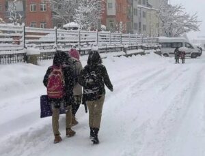 Eğitime kar manisi: Okulların tatil edildiği vilayetler açıklandı!