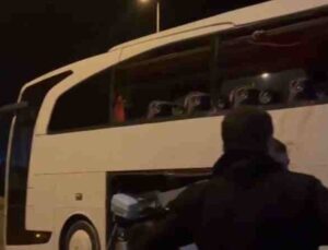 Yolcu otobüsü ile kamyon çarpıştı: Yaralılar var!