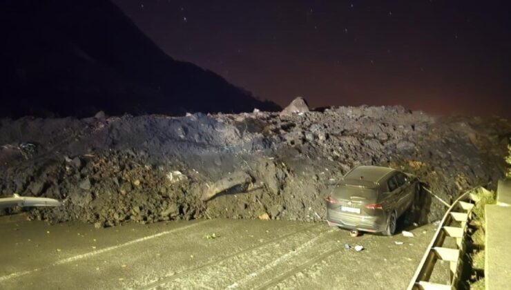 Artvin’de heyelan: Kritik yol trafiğe kapandı!