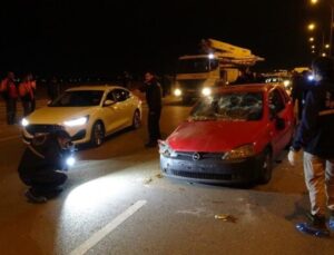 Motosiklet şoförü öldü: Yakınları arabası parçaladı