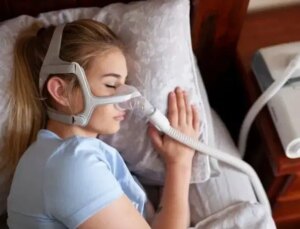 Gece nefesiniz kesiliyorsa dikkat: Uyku apnesi belirtisi olabilir