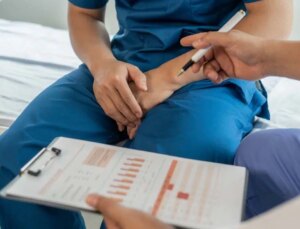 Kendi kendine muayene hayat kurtarıyor: Testis kanserinde erken teşhis rehberi