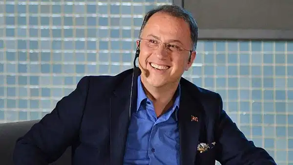 Mehmet Murat Çalık: ‘Özgür bayramlarda buluşmak dileğiyle’