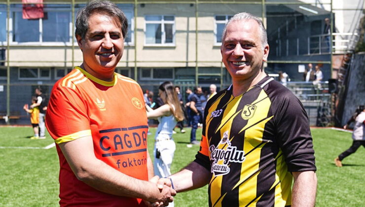 64 yıl sonra birinci kere oynanan tarihi derbide dostluk kazandı!