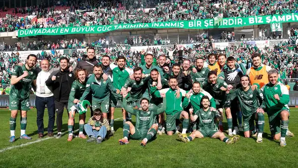 Bursaspor şampiyonluk için geri sayıma geçti