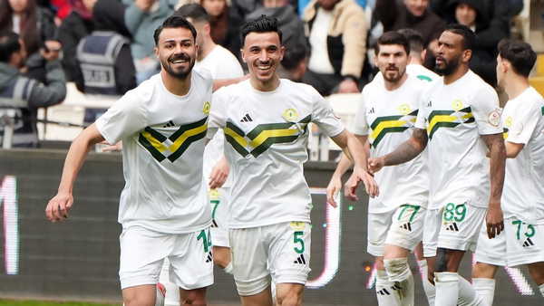 Esenler Erokspor, Sivasspor deplasmanında üç puanı 3 golle aldı!