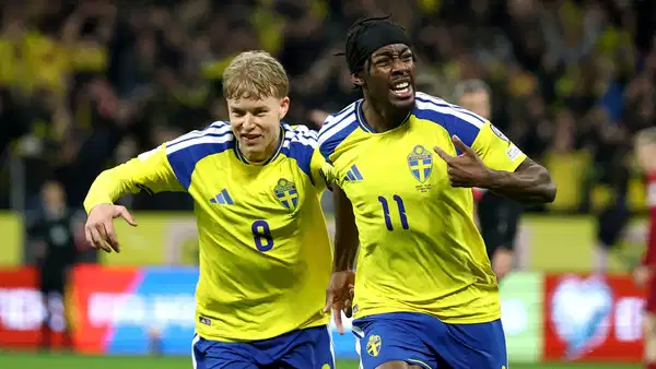 İsveç üç golle Dünya Kupası biletini aldı!