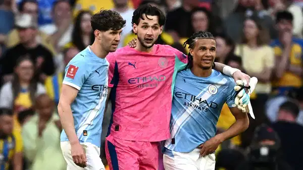 Manchester City’de John Stones ile yollar ayrılıyor!