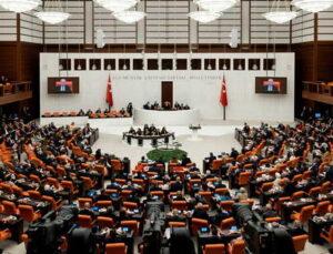 ‘Süreç’ görüşmeleri sürerken… DEM Parti’nin ‘Kürtçenin kamusal alanda kullanımı’ önerisi AKP ve MHP oylarıyla reddedildi