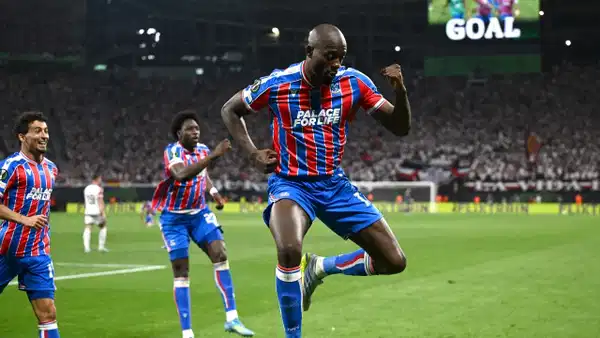 UEFA Konferans Ligi’nde şampiyon Crystal Palace! Tarihinde bir birinci…