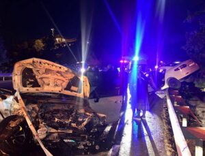 Burdur’da 4 aracın karıştığı zincirleme kaza: 4 meyyit, çok sayıda yaralı