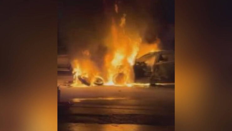 Esenyurt’ta çarpışan araba ve motosiklet alev alev yandı: 2 yaralı