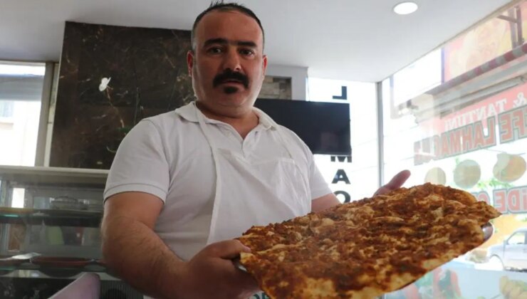 Lahmacunu ucuza satan işletme şikayet edildi: ‘At eti satıyor’ demişler