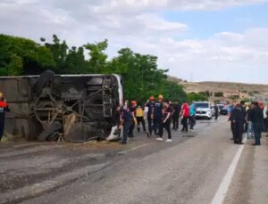 Kırıkkale’de yolcu otobüsü devrildi: Çok sayıda kişi yaralandı, sürücü gözaltında!