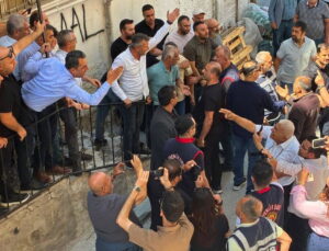 Niğde’de butlancı grubun atadığı heyet kapı dışarı edildi, il binasına girişi engellendi