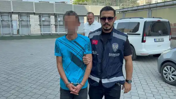 Kumsalda güneşlenen bayana cinsel taciz argümanı: Gözaltına alındı